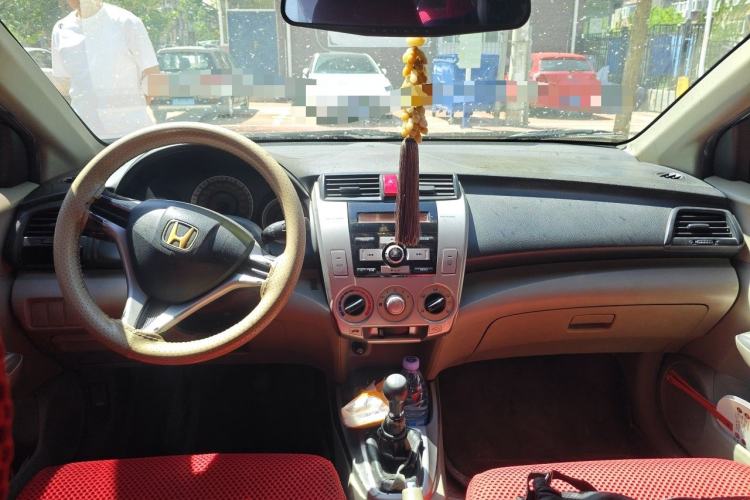Used Honda City Classic 2008 1.5L manual Elite Edition Center Console