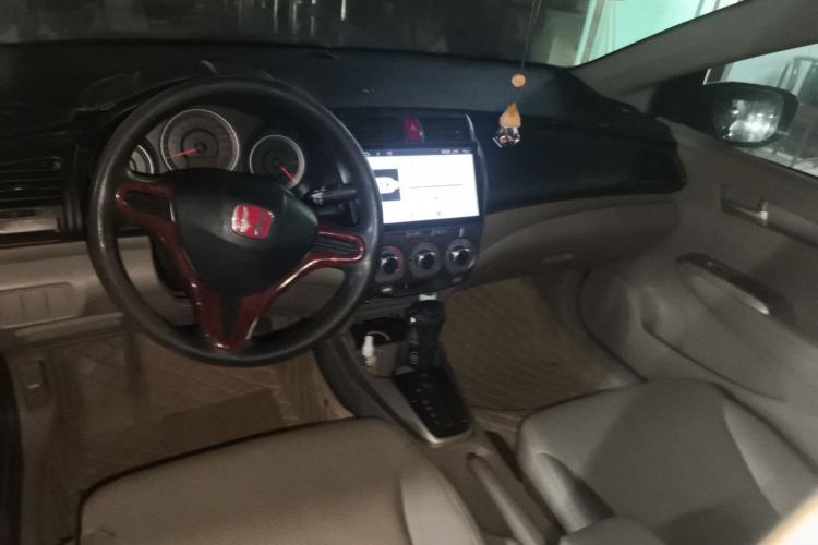 Used Honda City Classic 2008 1.5L Automatic Elite Edition Center Console