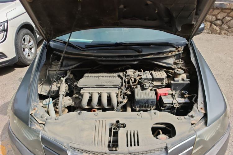 Used Honda City Classic 2008 1.5L manual Elite Edition Engine Bay