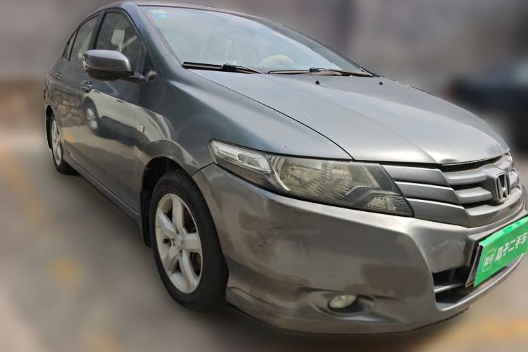 Used Honda City Classic 2008 1.5L manual Elite Edition Front Right 45 Deg
