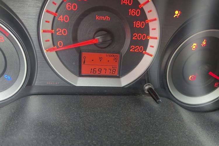 Used Honda City Classic 2008 1.5L manual Elite Edition Odometer Close Up