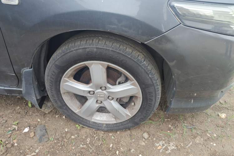 Used Honda City Classic 2008 1.5L manual Elite Edition Right Front Wheel Hub