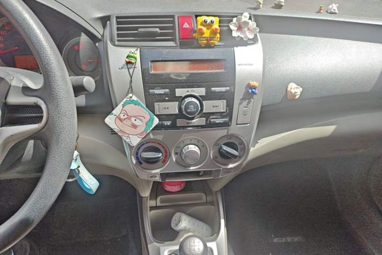 Used Honda City Classic 2008 1.5L manual Elite Edition Audio And AC Panel