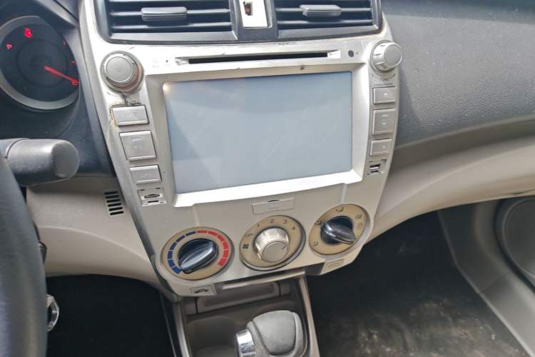 Used Honda City Classic 2008 1.5L Automatic Elite Edition Audio And AC Panel