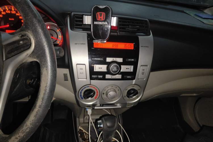 Used Honda City Classic 2008 1.5L Automatic Elite Edition Audio And AC Panel