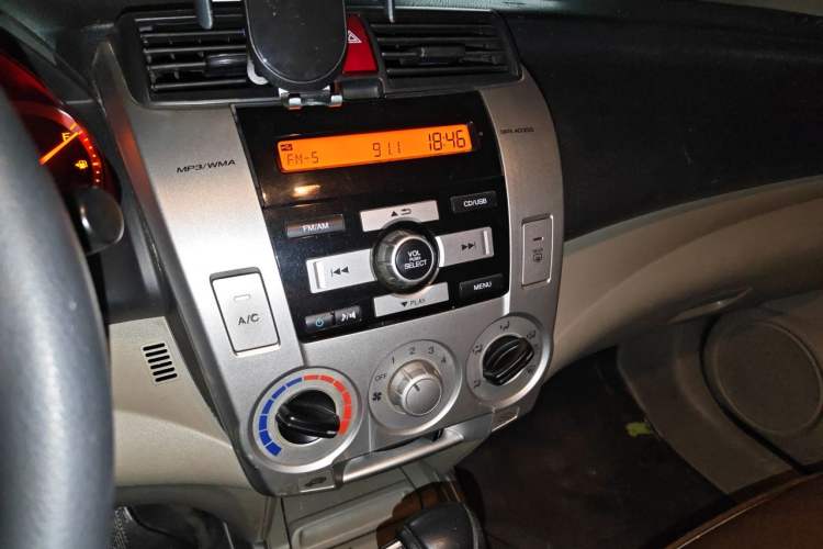 Used Honda City Classic 2008 1.5L Automatic Elite Edition Audio And AC Panel