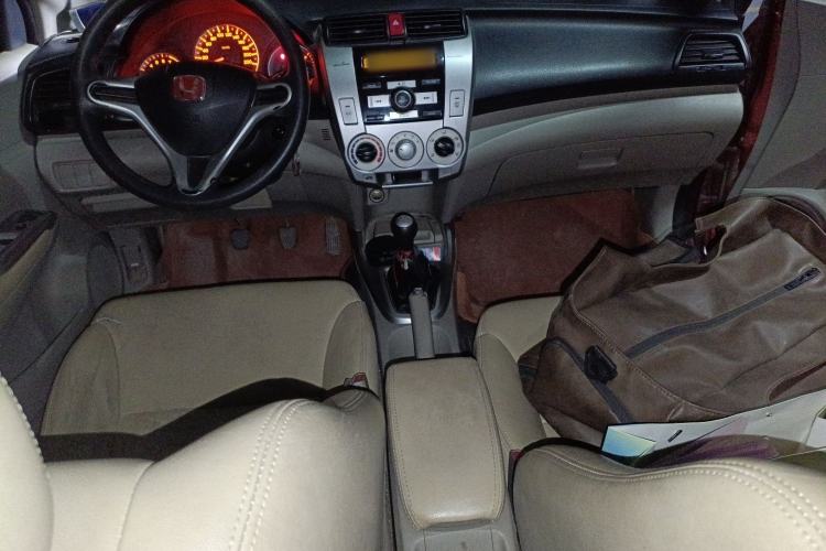Used Honda City Classic 2008 1.5L manual Elite Edition Center Console