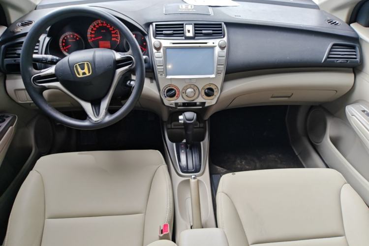 Used Honda City Classic 2008 1.5L Automatic Elite Edition Center Console