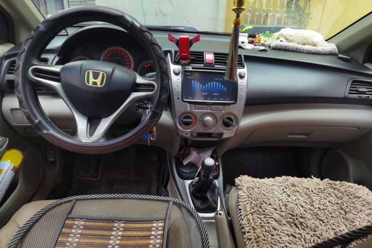 Used Honda City Classic 2008 1.5L manual Elite Edition Center Console