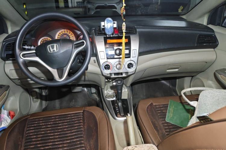Used Honda City Classic 2008 1.5L Automatic Elite Edition Center Console