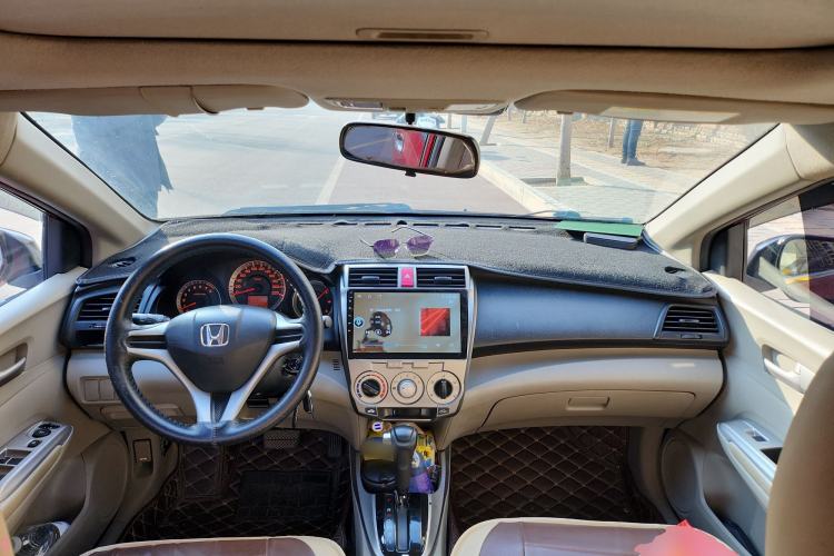 Used Honda City Classic 2008 1.5L Automatic Elite Edition Center Console