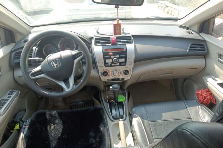 Used Honda City Classic 2008 1.5L Automatic Elite Edition Center Console