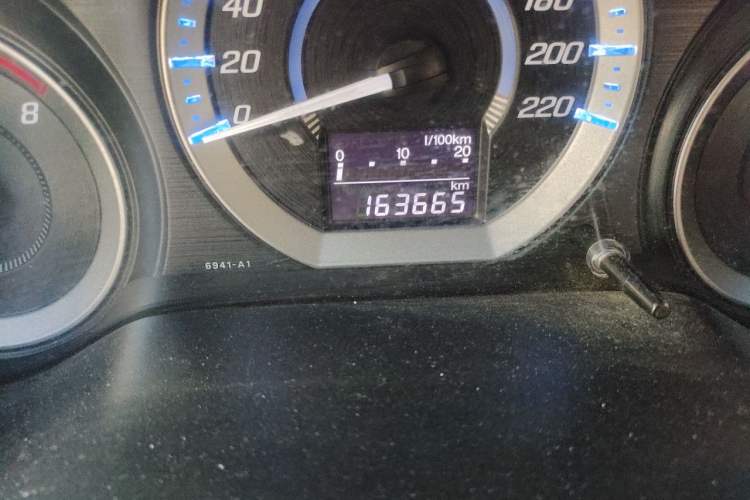 Used Honda City Classic 2008 1.5L manual comfort version Odometer Close Up