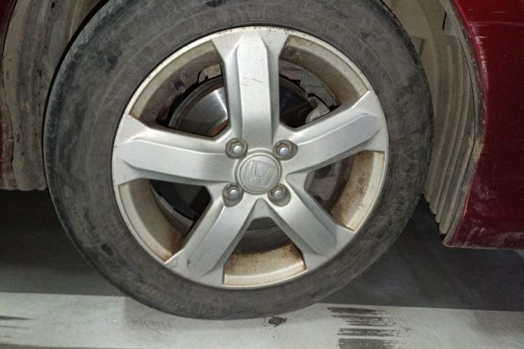 Used Honda City Classic 2008 1.5L manual Elite Edition Right Front Wheel Hub