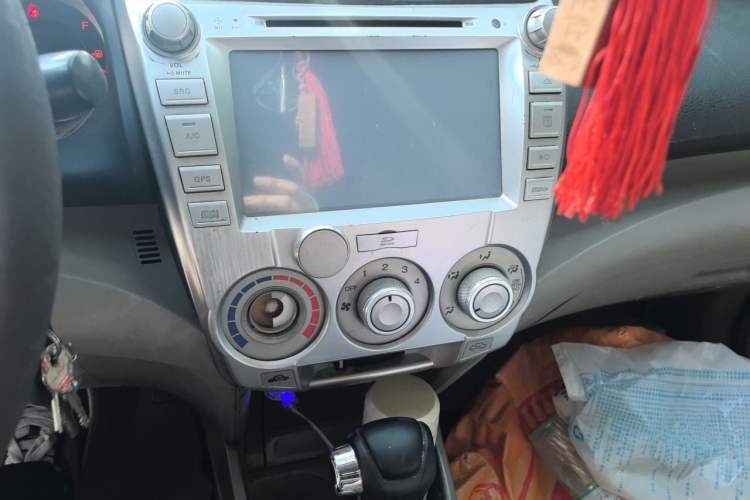 Used Honda City Classic 2008 1.5L Automatic Elite Edition Audio And AC Panel