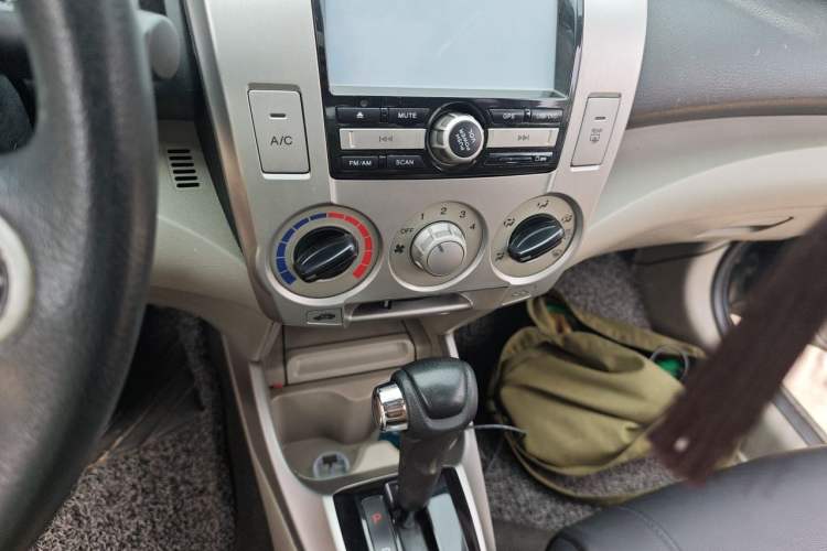 Used Honda City Classic 2008 1.5L Automatic Elite Edition Audio And AC Panel
