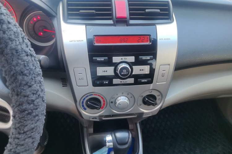 Used Honda City Classic 2008 1.5L Automatic Elite Edition Audio And AC Panel