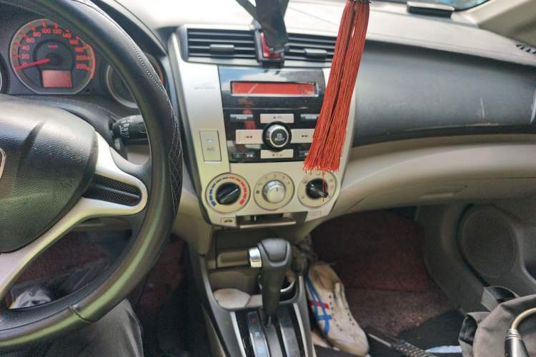 Used Honda City Classic 2008 1.5L Automatic Elite Edition Audio And AC Panel