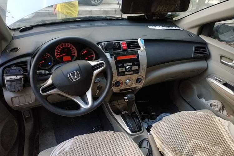 Used Honda City Classic 2008 1.5L Automatic Elite Edition Center Console