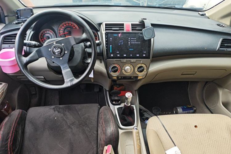 Used Honda City Classic 2008 1.5L manual comfort version Center Console