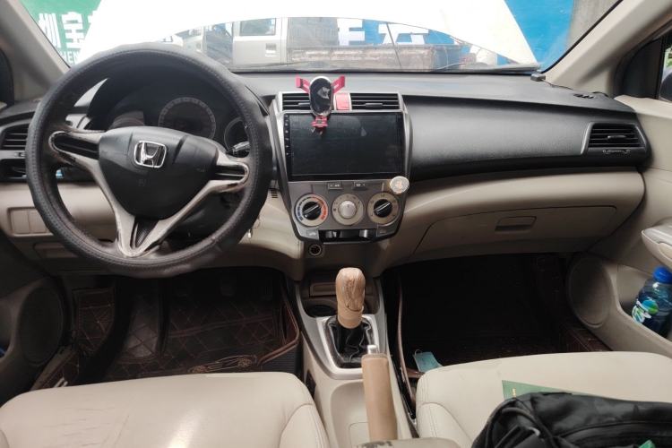 Used Honda City Classic 2008 1.5L manual Elite Edition Center Console