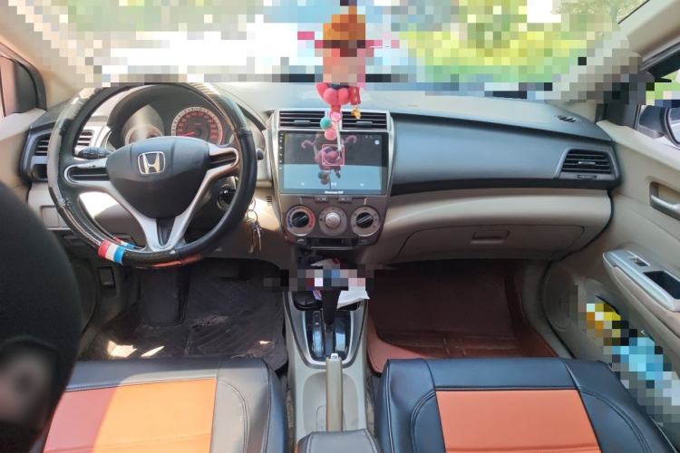 Used Honda City Classic 2008 1.5L Automatic Elite Edition Center Console
