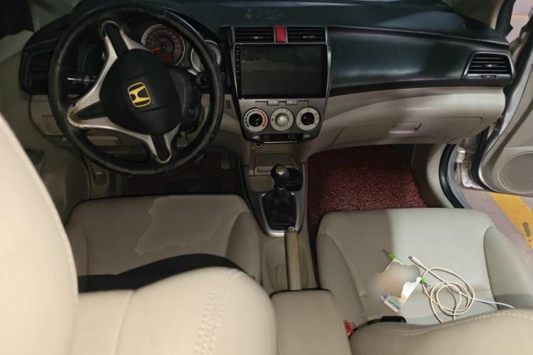 Used Honda City Classic 2008 1.5L manual Elite Edition Center Console