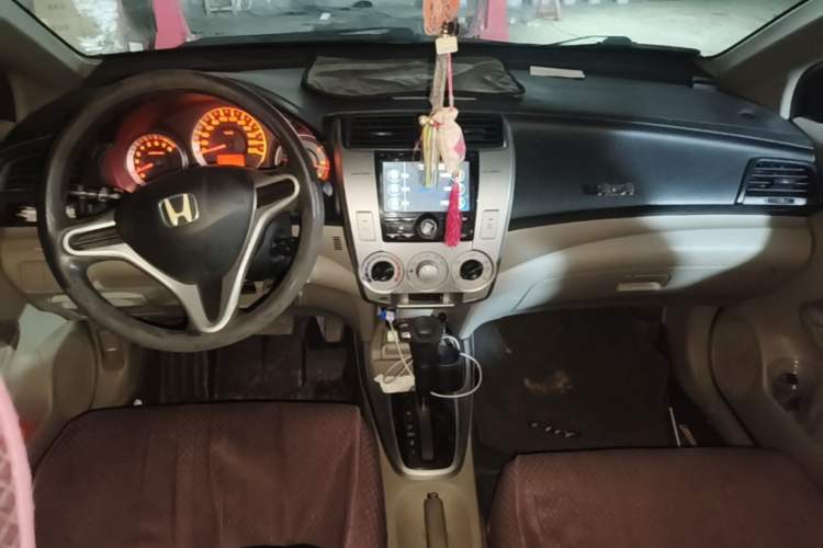Used Honda City Classic 2008 1.5L Automatic Elite Edition Center Console