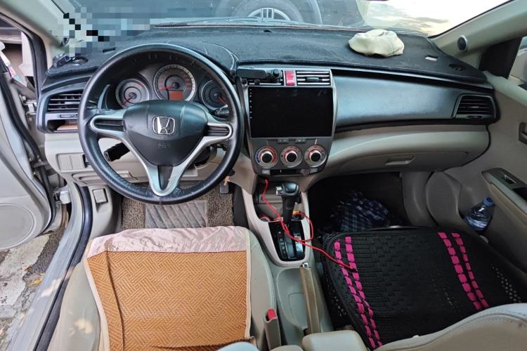 Used Honda City Classic 2008 1.5L Automatic Elite Edition Center Console