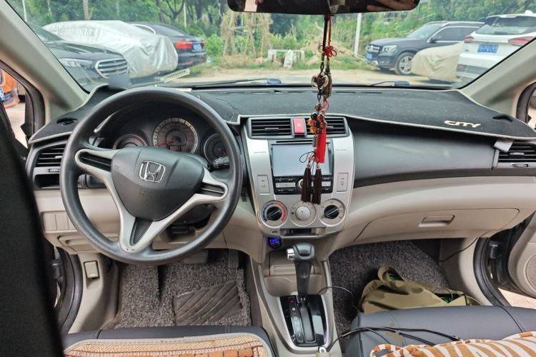 Used Honda City Classic 2008 1.5L Automatic Elite Edition Center Console