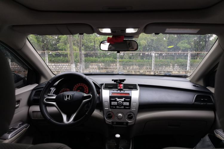 Used Honda City Classic 2008 1.5L manual Elite Edition Center Console
