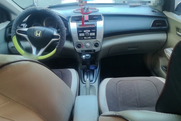 Used Honda City Classic 2008 1.5L Automatic Elite Edition Center Console