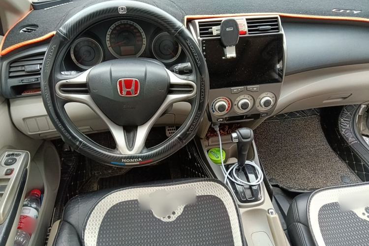 Used Honda City Classic 2008 1.5L Automatic Elite Edition Center Console