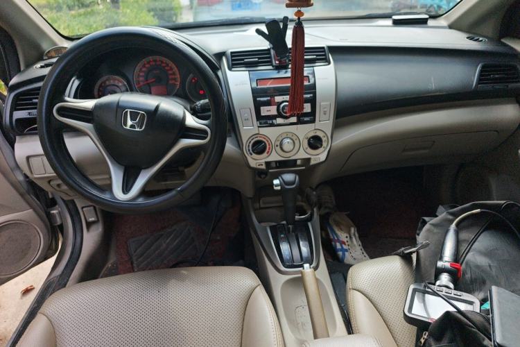 Used Honda City Classic 2008 1.5L Automatic Elite Edition Center Console