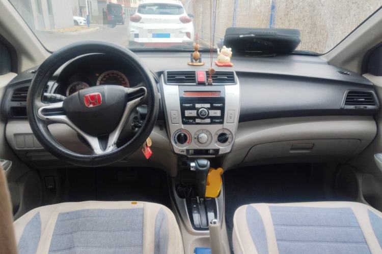 Used Honda City Classic 2008 1.5L Automatic Elite Edition Center Console