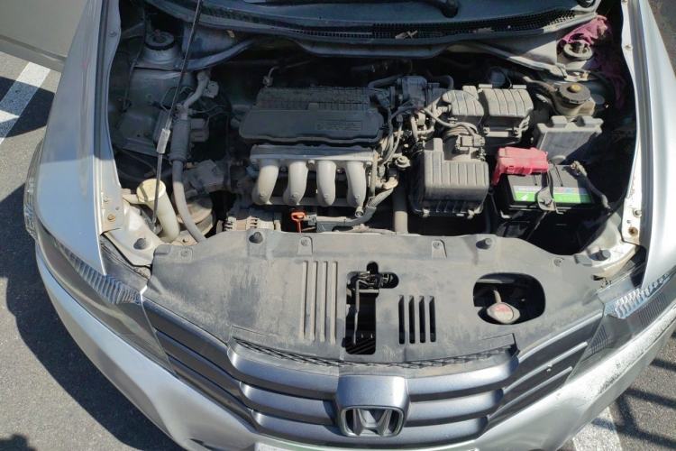 Used Honda City Classic 2008 1.5L manual Elite Edition Engine Bay