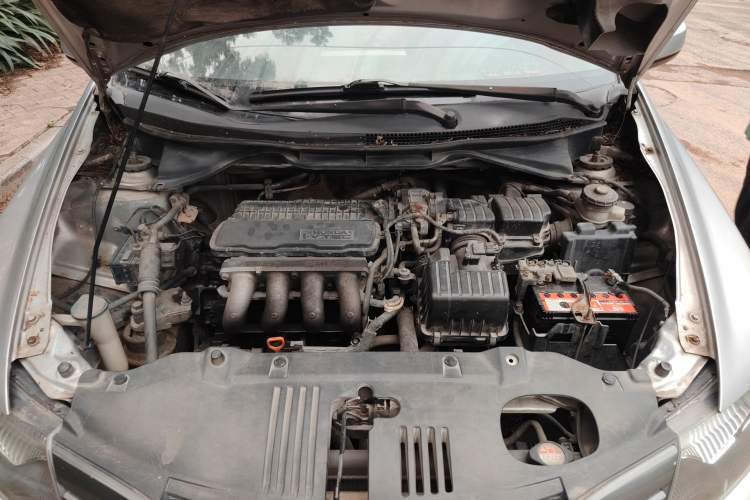Used Honda City Classic 2008 1.5L manual Elite Edition Engine Bay