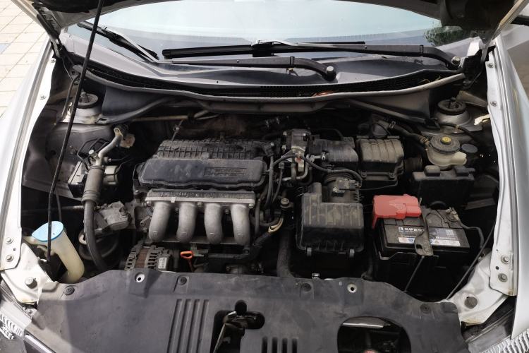 Used Honda City Classic 2008 1.5L manual Elite Edition Engine Bay