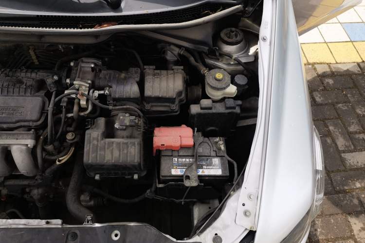 Used Honda City Classic 2008 1.5L manual Elite Edition Engine Bay Left