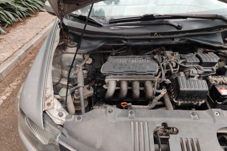 Used Honda City Classic 2008 1.5L manual Elite Edition Engine Bay Right