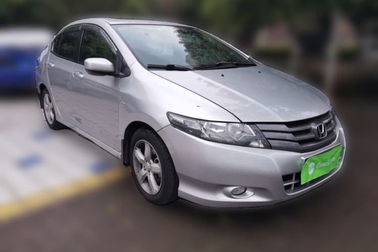 Used Honda City Classic 2008 1.5L manual Elite Edition Front Right 45 Deg