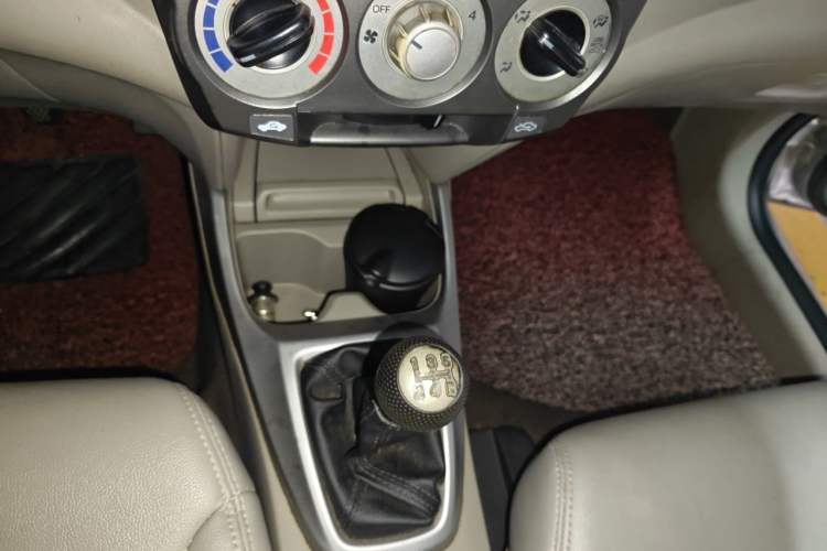 Used Honda City Classic 2008 1.5L manual Elite Edition Gear Lever