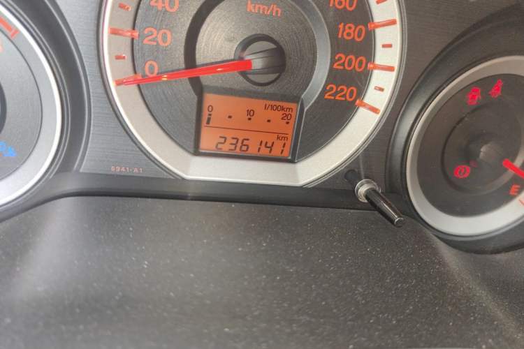 Used Honda City Classic 2008 1.5L manual comfort version Odometer Close Up