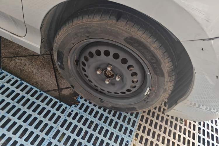 Used Honda City Classic 2008 1.5L Automatic Elite Edition Right Front Wheel Hub
