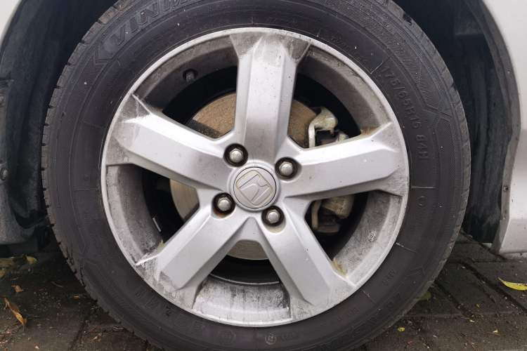 Used Honda City Classic 2008 1.5L manual Elite Edition Right Front Wheel Hub