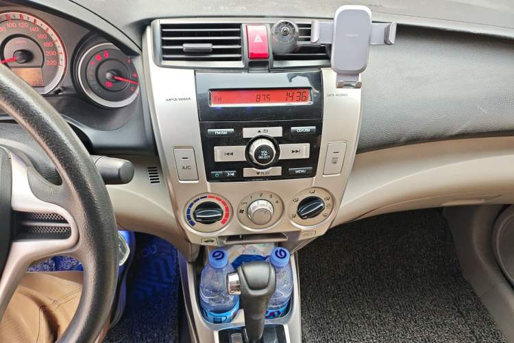 Used Honda City Classic 2008 1.5L Automatic Elite Edition Audio And AC Panel