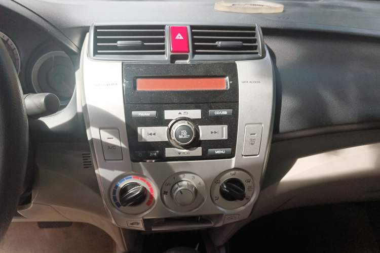Used Honda City Classic 2008 1.5L Automatic Elite Edition Audio And AC Panel