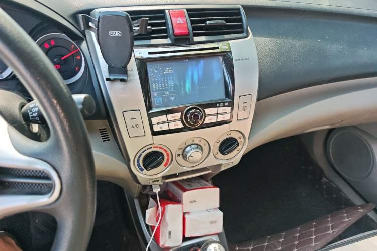 Used Honda City Classic 2008 1.5L manual Elite Edition Audio And AC Panel