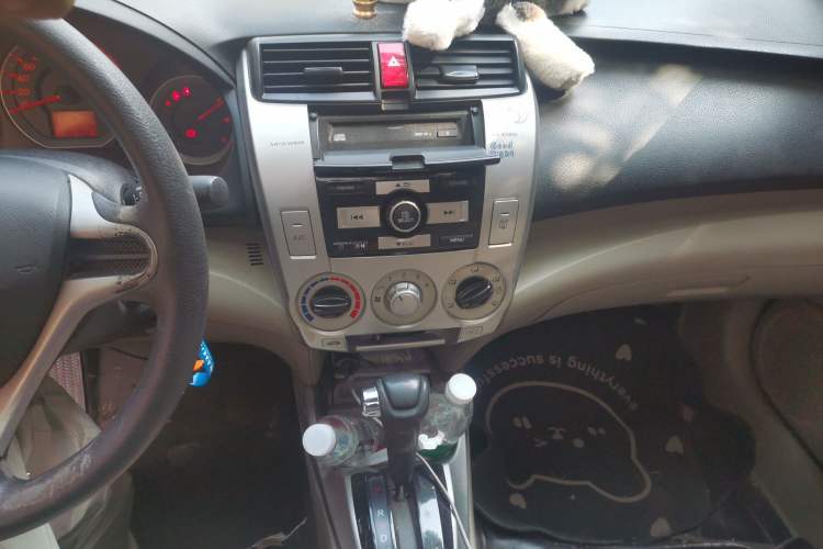 Used Honda City Classic 2008 1.5L Automatic Elite Edition Audio And AC Panel
