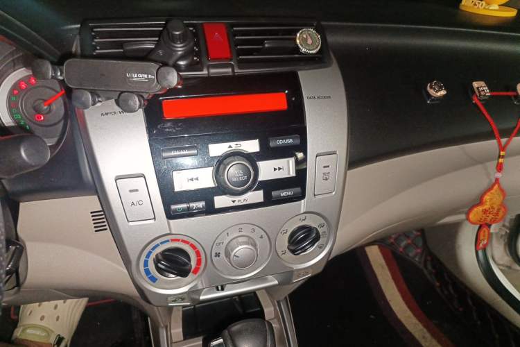 Used Honda City Classic 2008 1.5L Automatic Elite Edition Audio And AC Panel